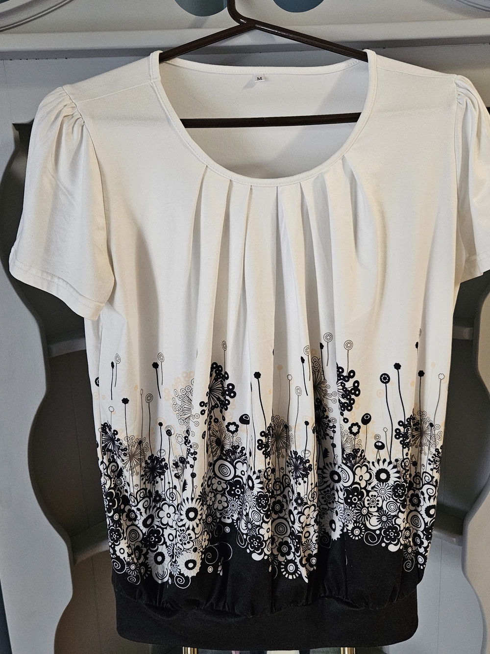 Women's White Pleat-Front Tee With Black Floral And Cream Accents, Size M.